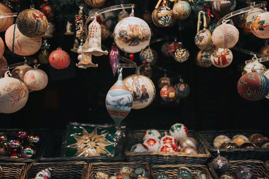 Top Places To Buy Christmas Gifts And Decorations